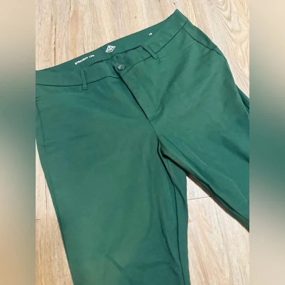 St. John's Bay Women's Green Straight Leg Jeans - Picture 3 of 7